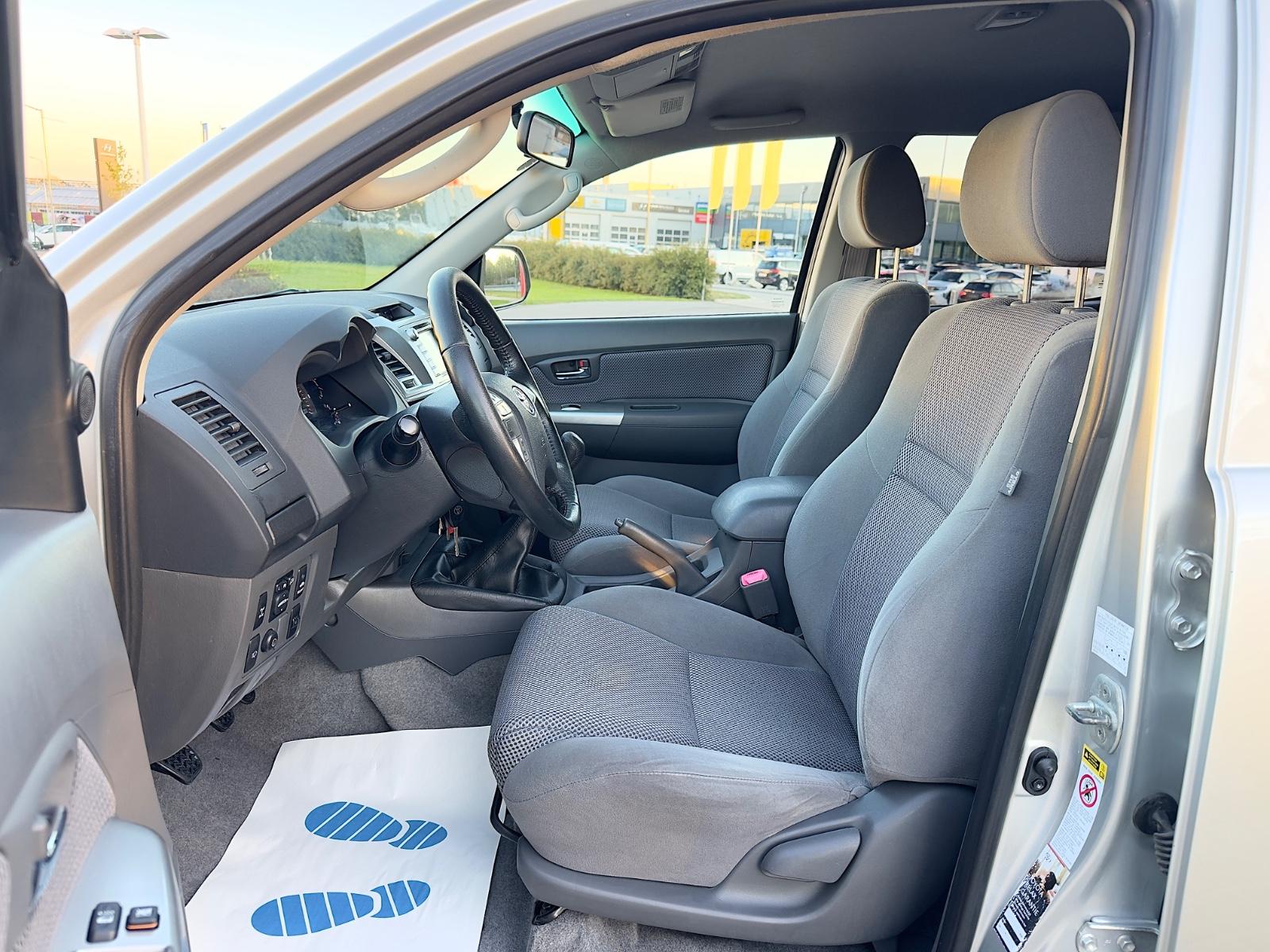 TOYOTA HILUX DOUBLECABINE 2.5 D-4D 145CH 4X4