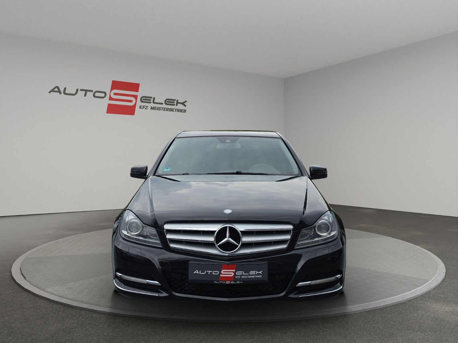 Fahrzeugabbildung Mercedes-Benz C 200 CGI BlueEfficiency AVANTGARDE/AUTOMATIK