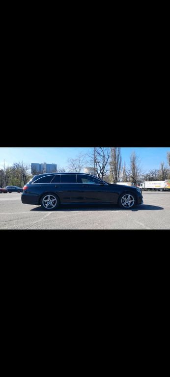 Image of Mercedes-Benz E 220