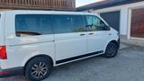 Volkswagen T6 Caravelle - weiße Volkswagen T6 Caravelle