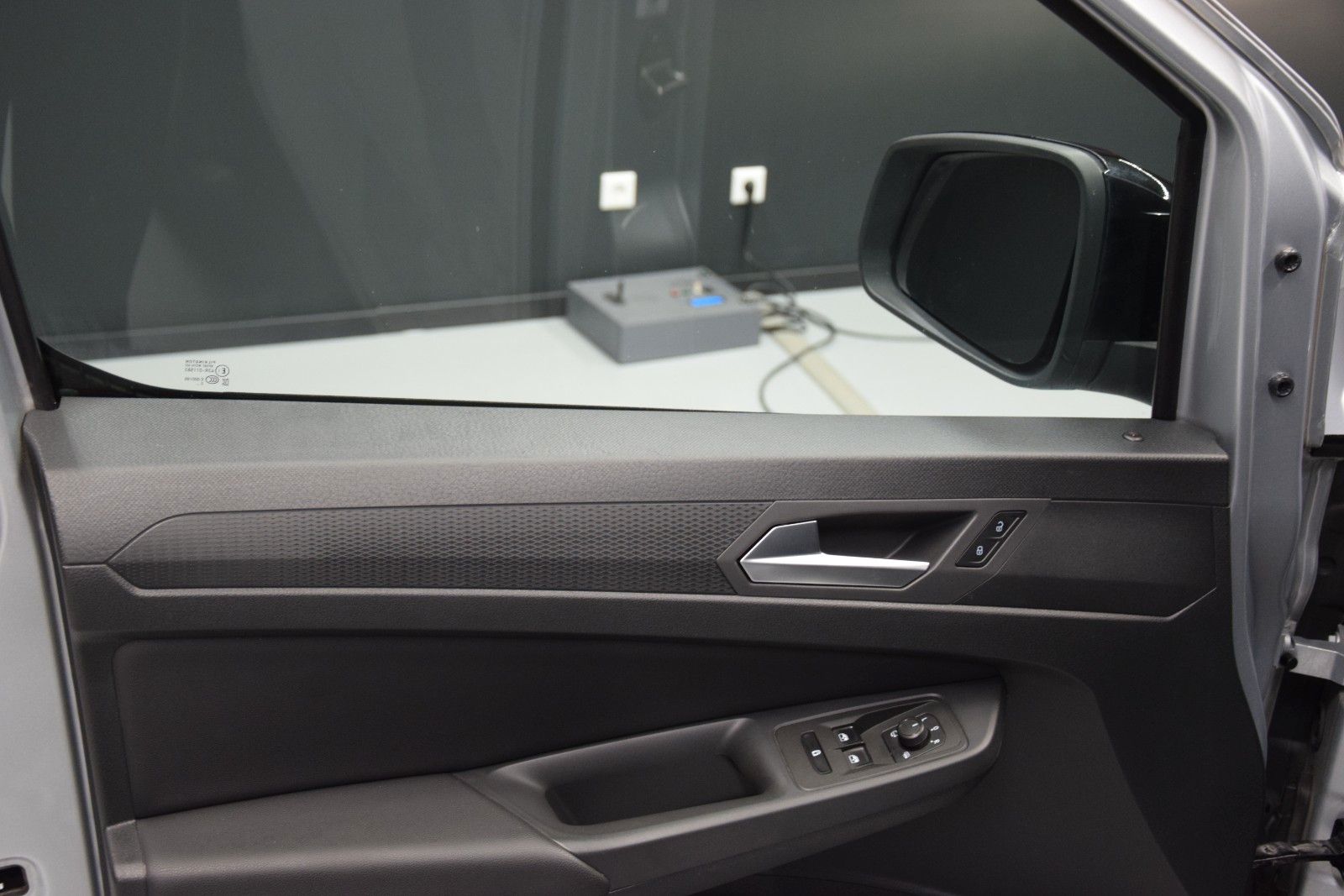 Fahrzeugabbildung Volkswagen Caddy Basis Tempomat 5. Sitzer DAB Leder PDC