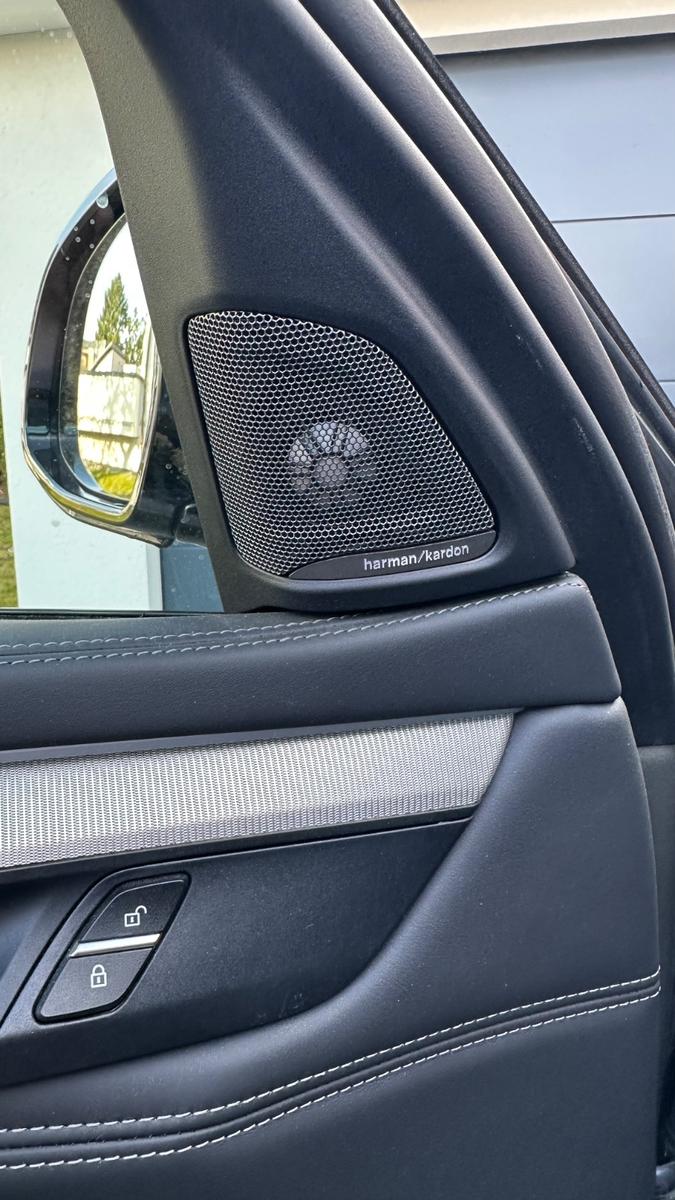 BMW  X6 M | Donington Grau | HUD | Harman I Historie