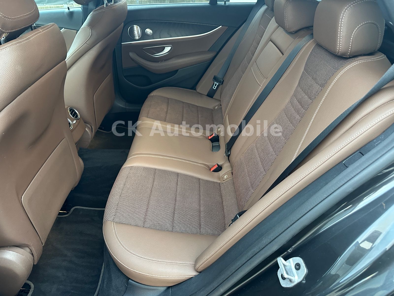 Fahrzeugabbildung Mercedes-Benz E 300de T 4Matic Avantgarde/Navi/360°Kam/LED/AHK