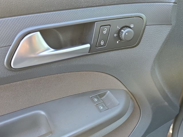 Fahrzeugabbildung Volkswagen Caddy Maxi Rollstuhlrampe