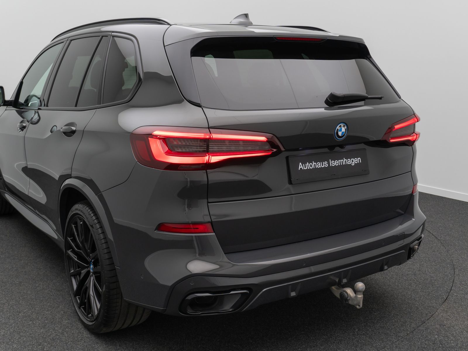Fahrzeugabbildung BMW X5 xD45e M Sport Kamera Laser Panorama HUD H/K
