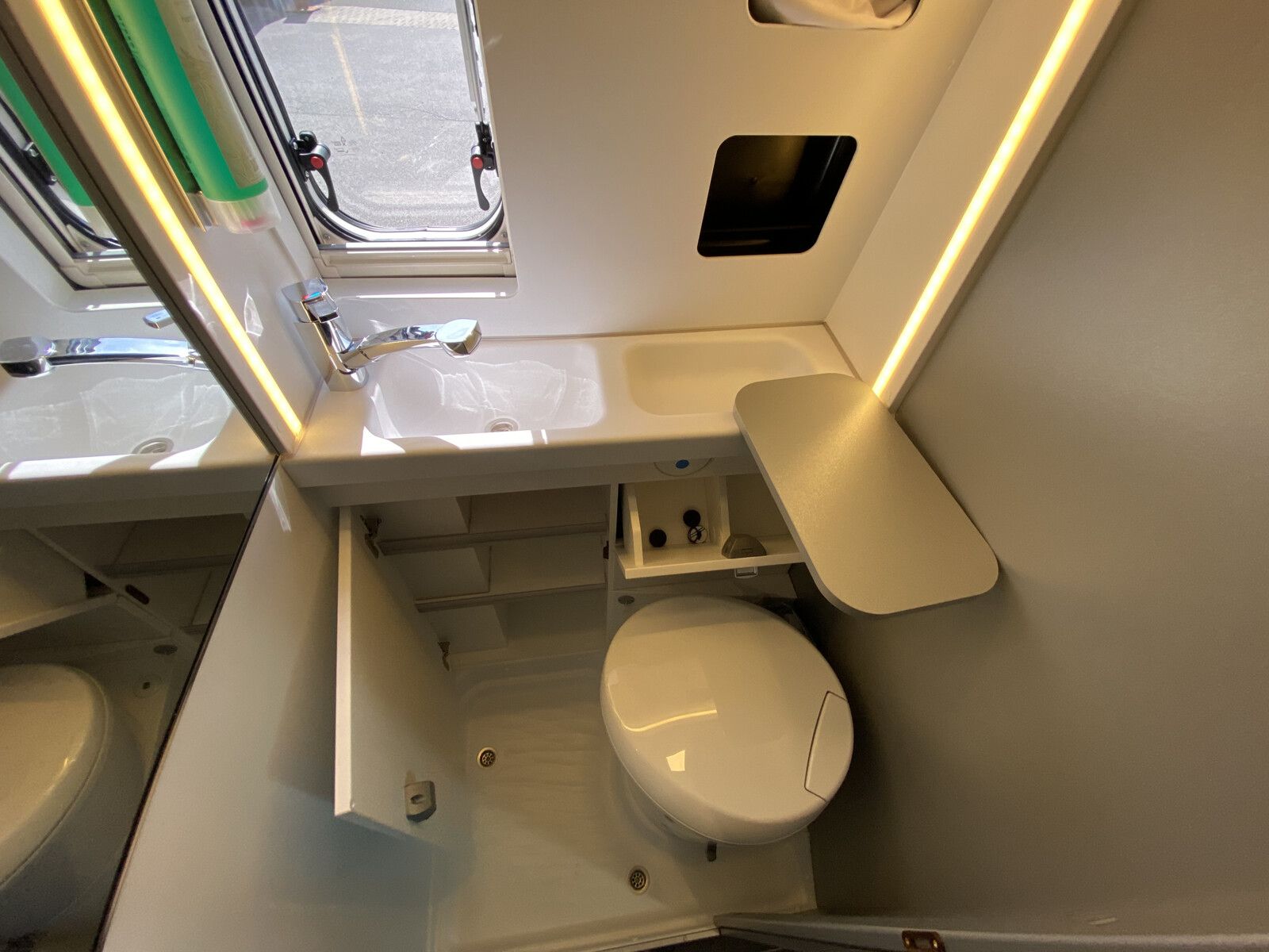 Fahrzeugabbildung Weinsberg CaraTour 540 MQ Aufstelldach, AT, ACC, LED uvm.