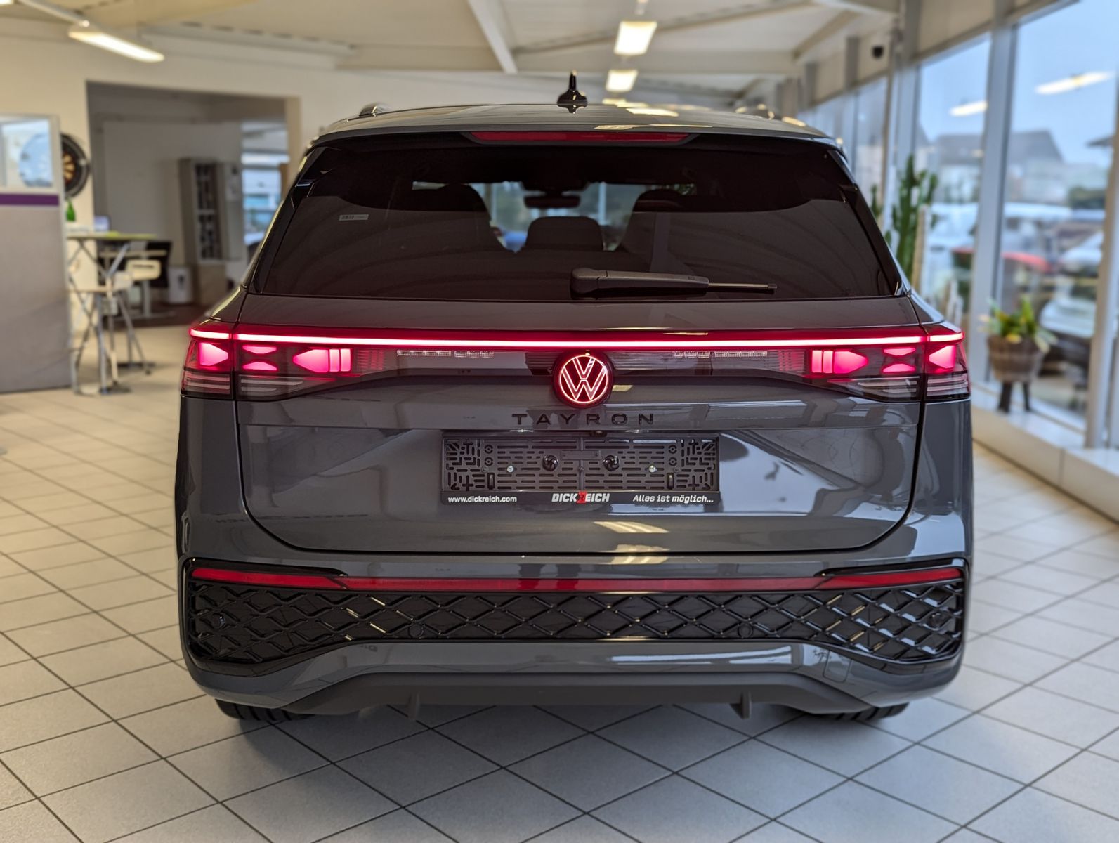 VW Tayron 2.0TDI 4M R-Line Launch Pano Black AHK 20 - Image 6