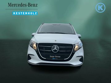 Mercedes V 220 - 3