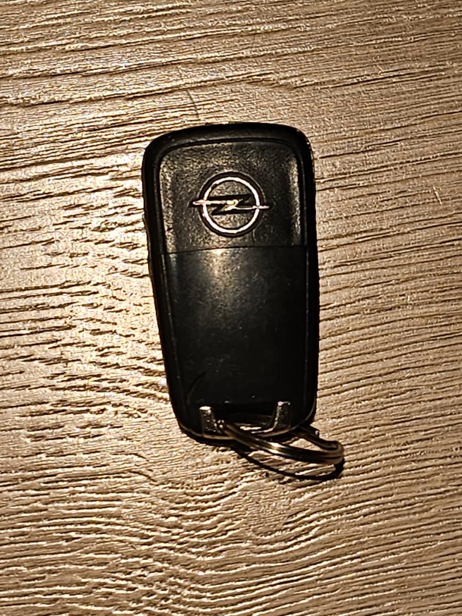 Opel Astra 2012 — photo 15