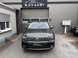 Volkswagen Tiguan Highline  4Motion DIGITAL  TACHO R-LINE - VW Tiguan Gebrauchtwagen in Mannheim