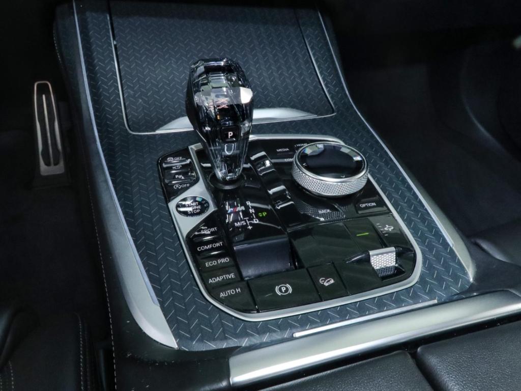 BMW X7 M50 i Aktivlenkung Pano StandHZG HUD Laser