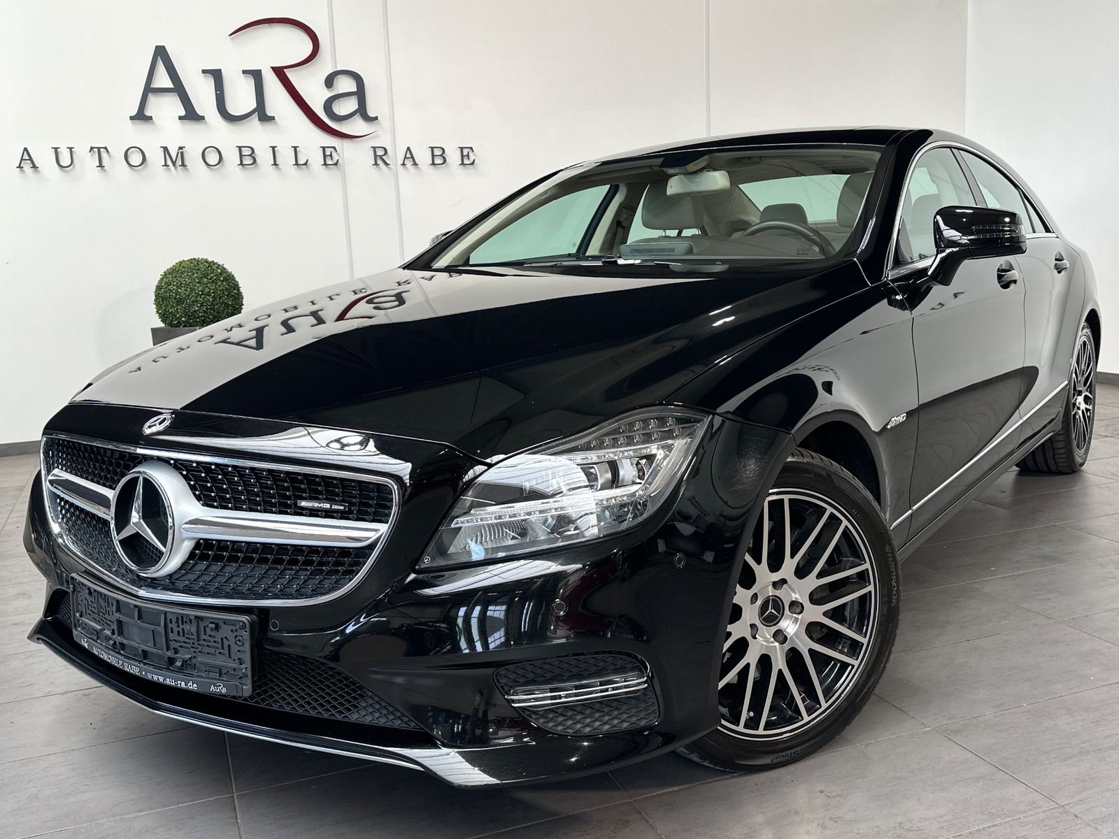 Fahrzeugabbildung Mercedes-Benz CLS 400 4MATIC NAV+LED+SHZ+GLASDA+AIRMATIC+PP
