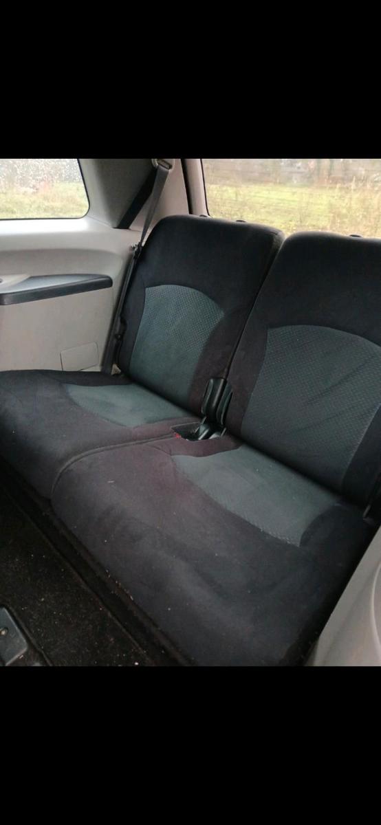Mitsubishi Grandis 2008 — photo 7