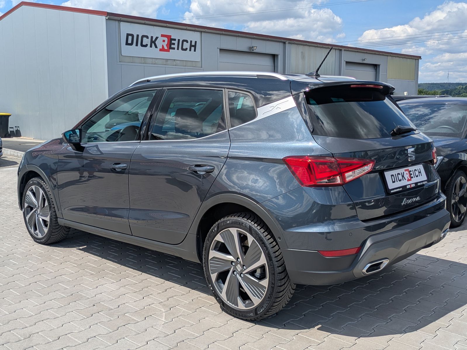 Fahrzeugabbildung SEAT Arona 1.5 TSI FR DSG AHK*ACC*LED*APP*DAB*KAMERA