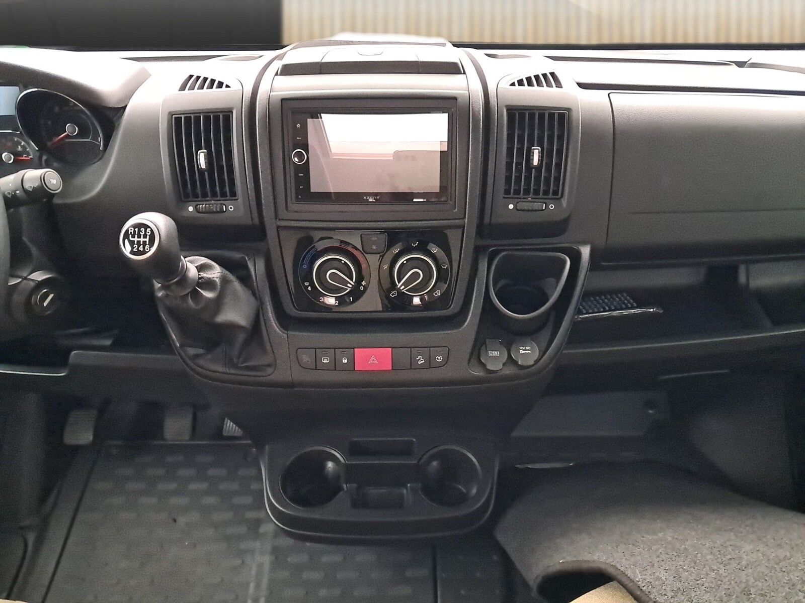 Fahrzeugabbildung Eura Mobil Activa One 550 MS Markise, Radio, RFK