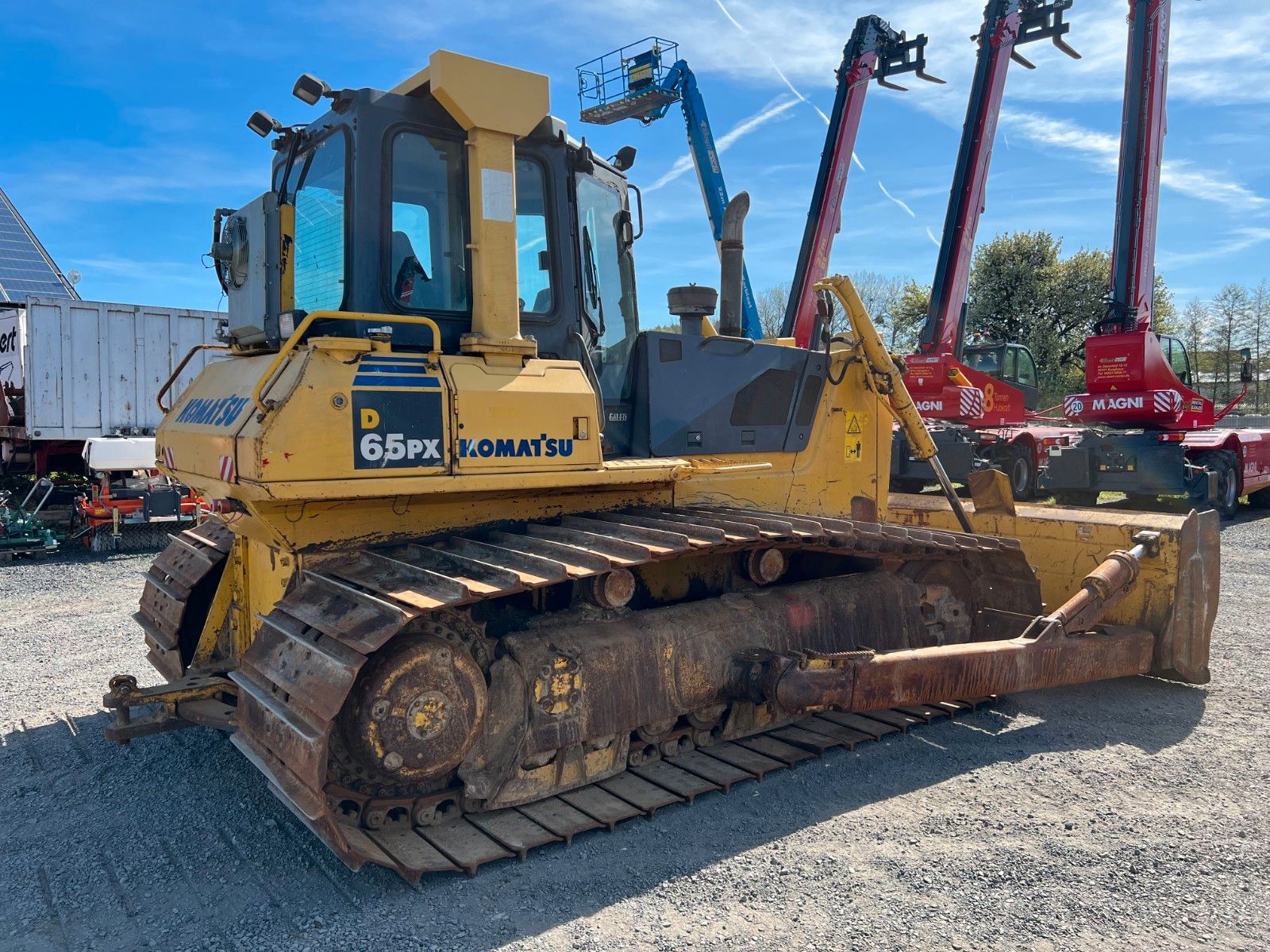Fahrzeugabbildung Komatsu D65PX-15 / nur 5.945h / Baujahr: 2004
