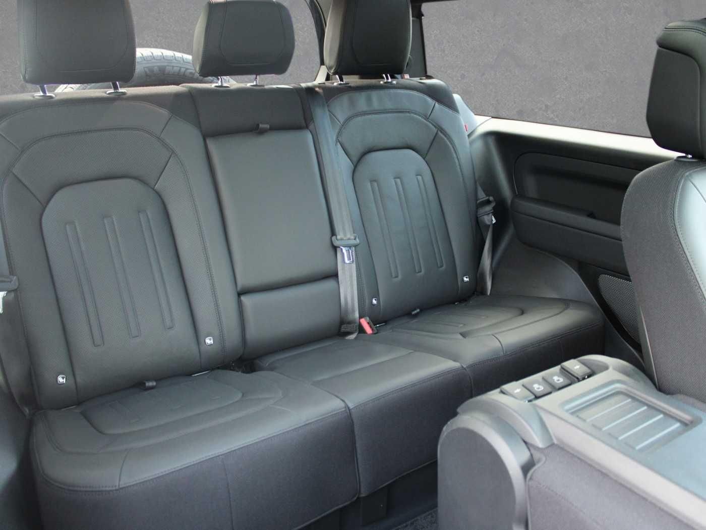 Fahrzeugabbildung Land Rover Defender Diesel 3-Türer 90 D300 X