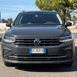 Volkswagen Tiguan - 5