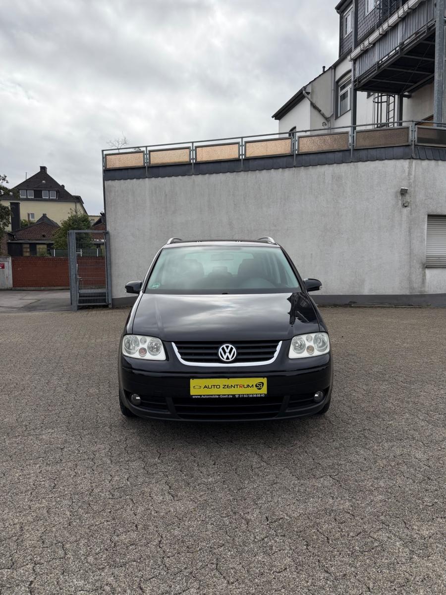 Volkswagen Touran Highline  2.0 BENZINER NEU TÜV*