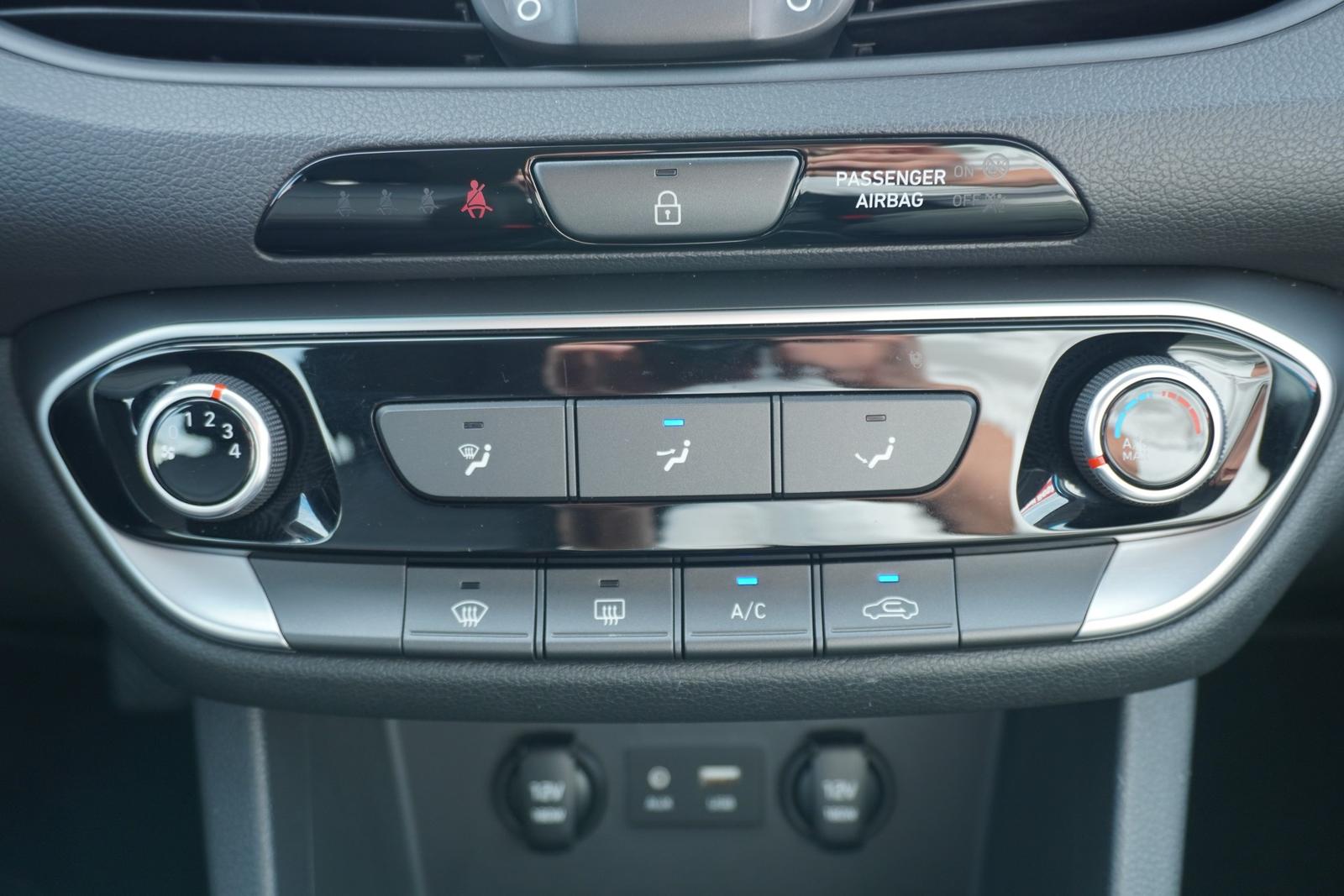 Hyundai i30 Kombi 1.0 T-GDI Klima Tempomat SHZ PDC