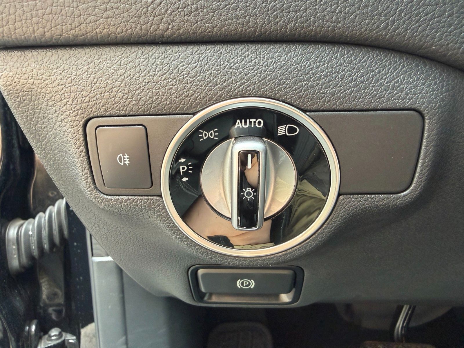 Fahrzeugabbildung Mercedes-Benz GLA 200 Progressive+RKamera+TotW+CarPlay+LED