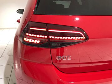 Volkswagen Golf GTI Perf. DSG ACC KAM LED NAV 18"
