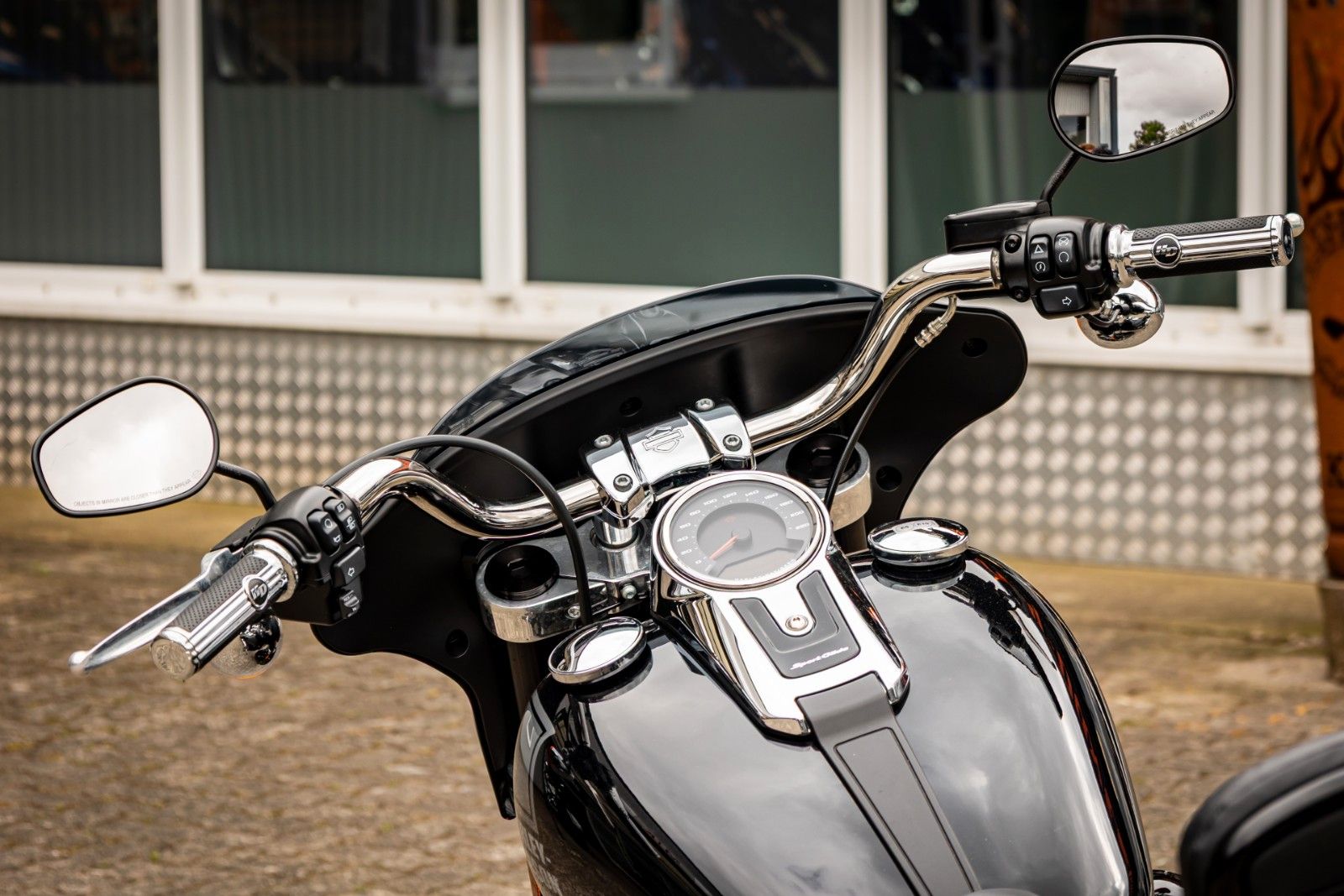 Fahrzeugabbildung Harley-Davidson FLSB Sport Glide 107 cui - Top gepflegt!