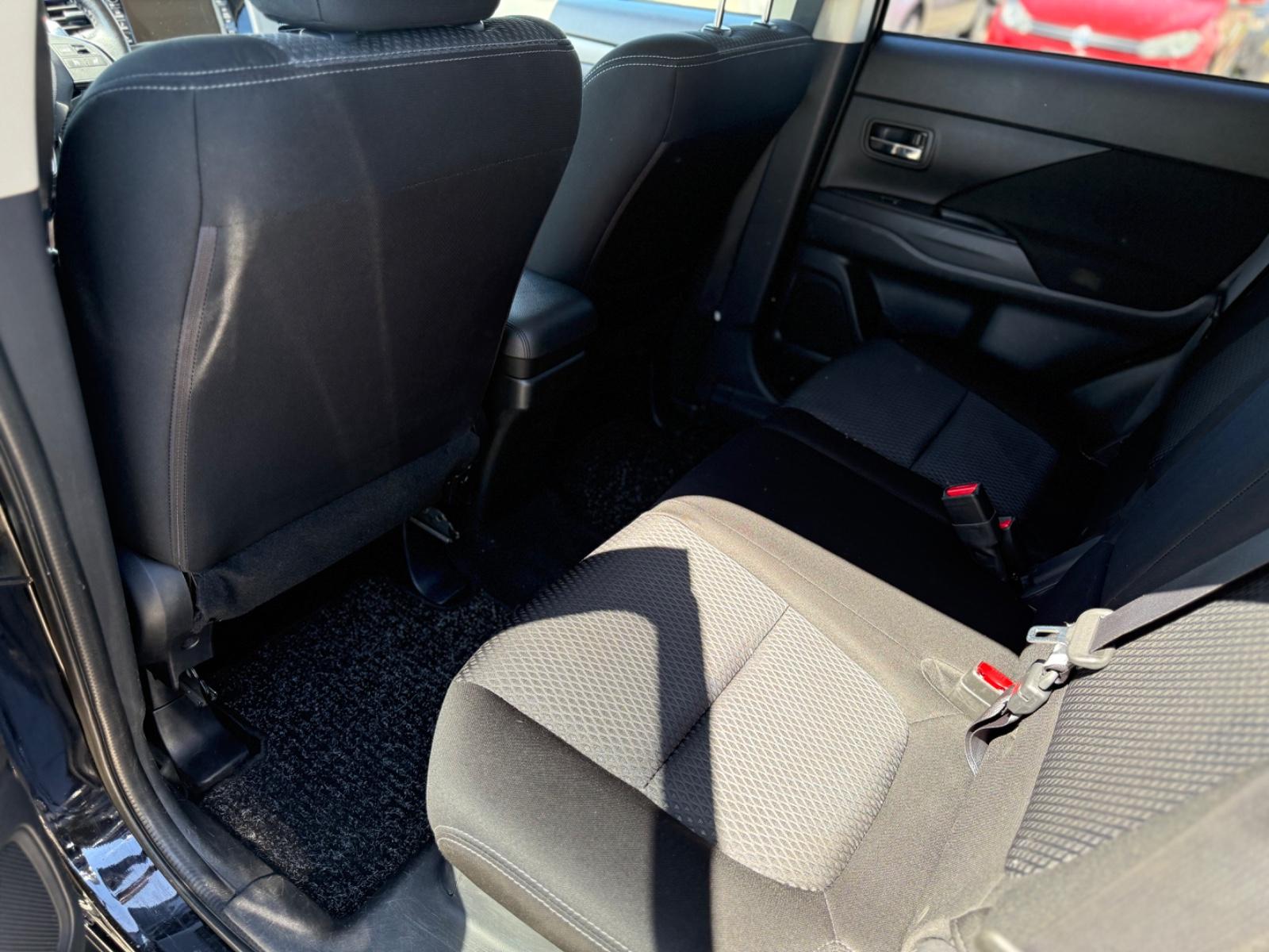 Mitsubishi Outlander SUV-Star+ 4WD
