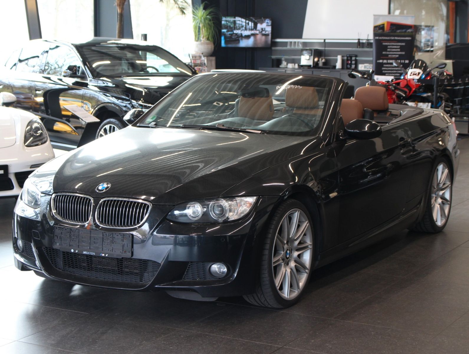 Fahrzeugabbildung BMW 325i Cabrio  M Sport Edition*Bi-Xenon*Navi*PDC