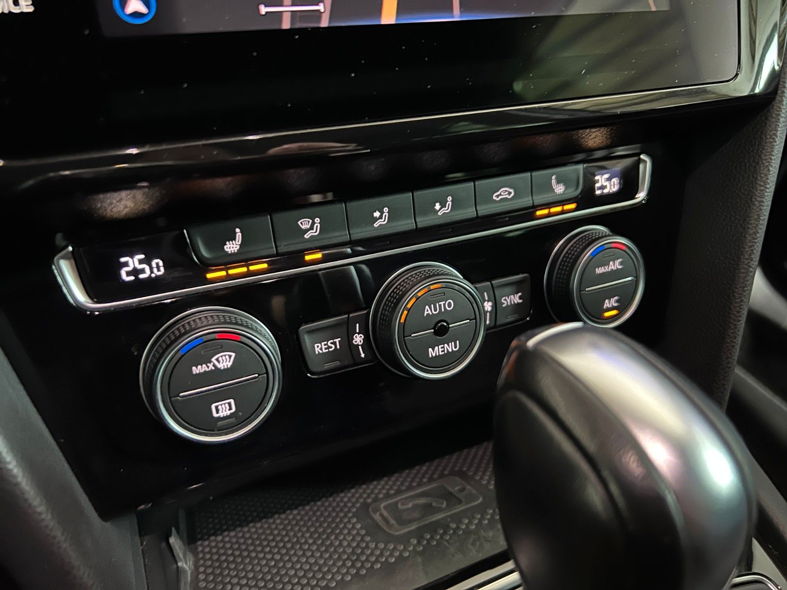 Fahrzeugabbildung Volkswagen Passat Variant Business 2,0TDI *NAVI*ASSiST*LED