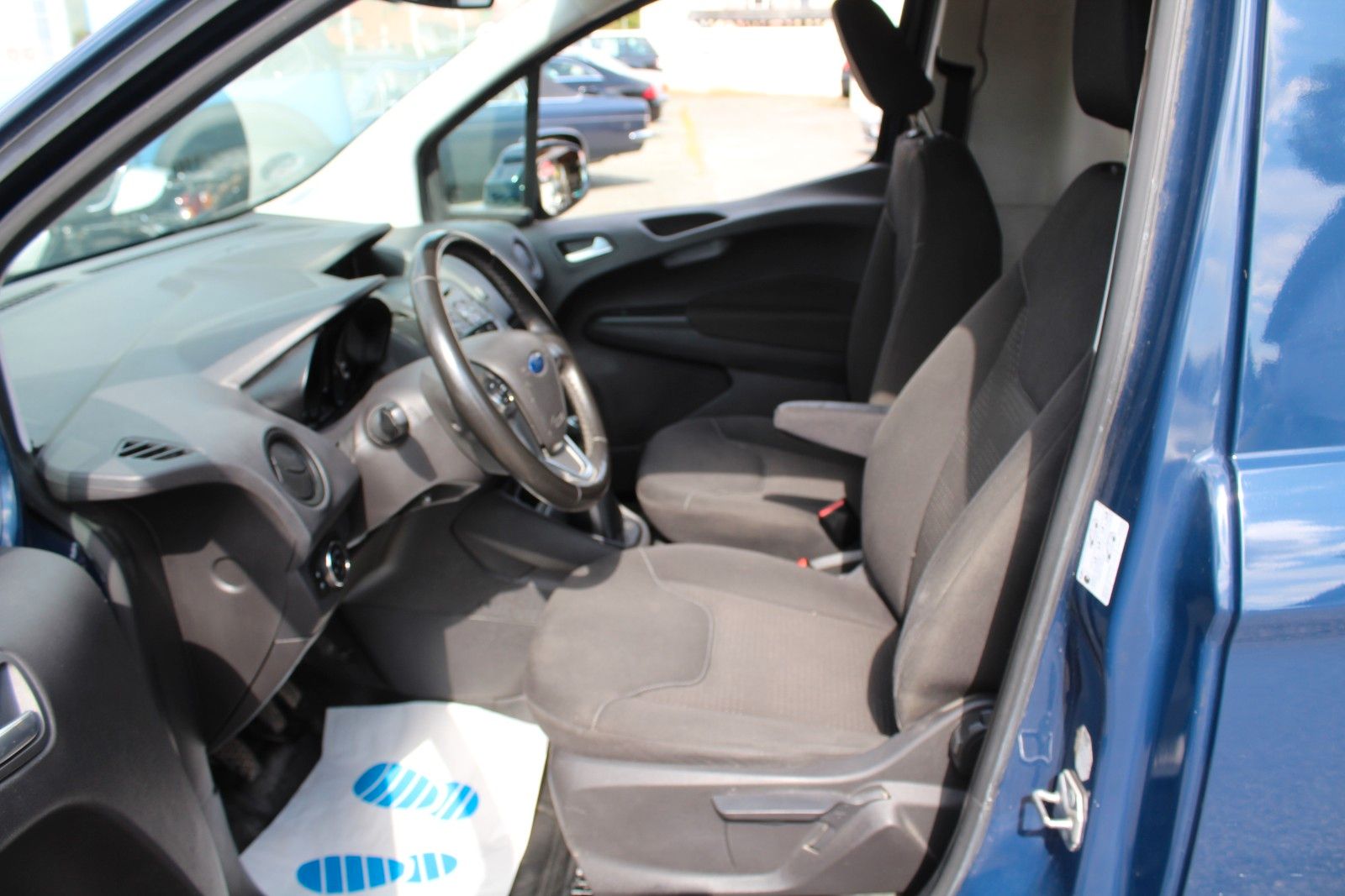 Tourneo Courier 1,0L Ecobooster, Wenig Km!!