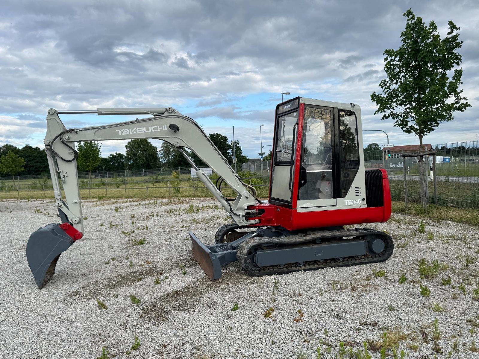 Takeuchi TB045