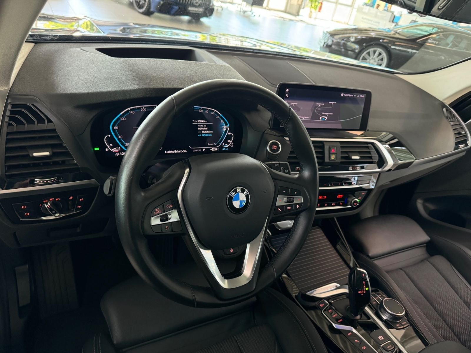 Fahrzeugabbildung BMW X3 xD30e xLine HUD Kamera  DAB Cockpit H/K Sport