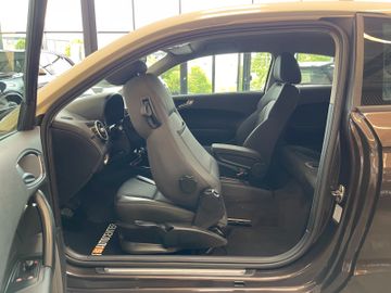 Audi A1 ambition *BI-XENON*PDC*KLIMAAUT*SZHZ*ALU*