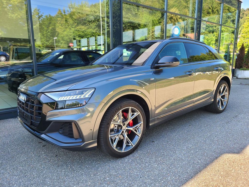 Image of Audi Q8