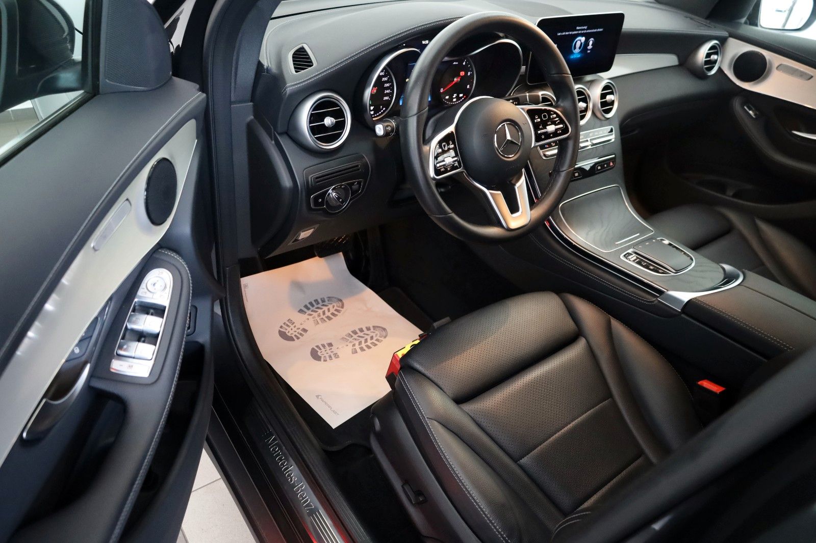 Fahrzeugabbildung Mercedes-Benz GLC 200d Coupe Leder,Navi,LED,SH,Kamera,Park Pak