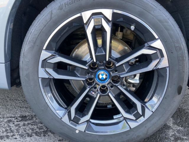 BMW iX2 - Bild 13