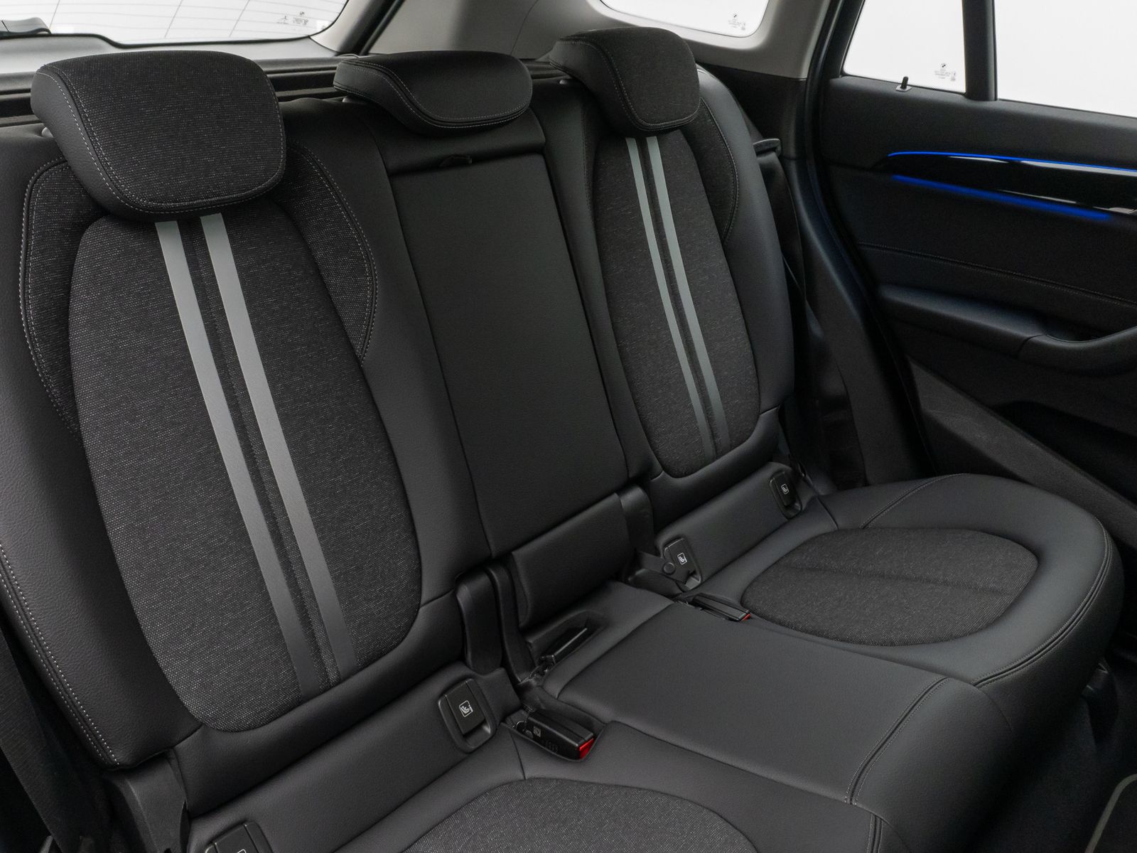 Fahrzeugabbildung BMW X1 sD20i SportLine Parkassistent Lordos DAB LED