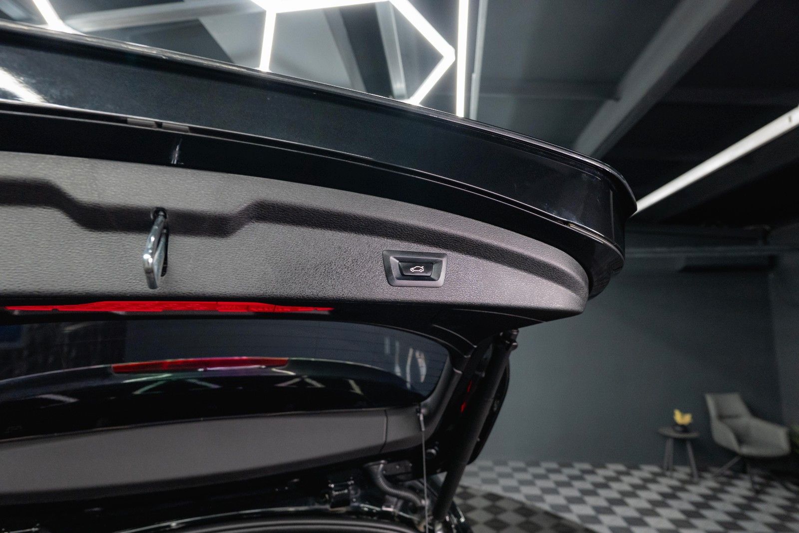 Fahrzeugabbildung BMW X2 sDrive 18i M Sport Automatik *Alcantara*LED*