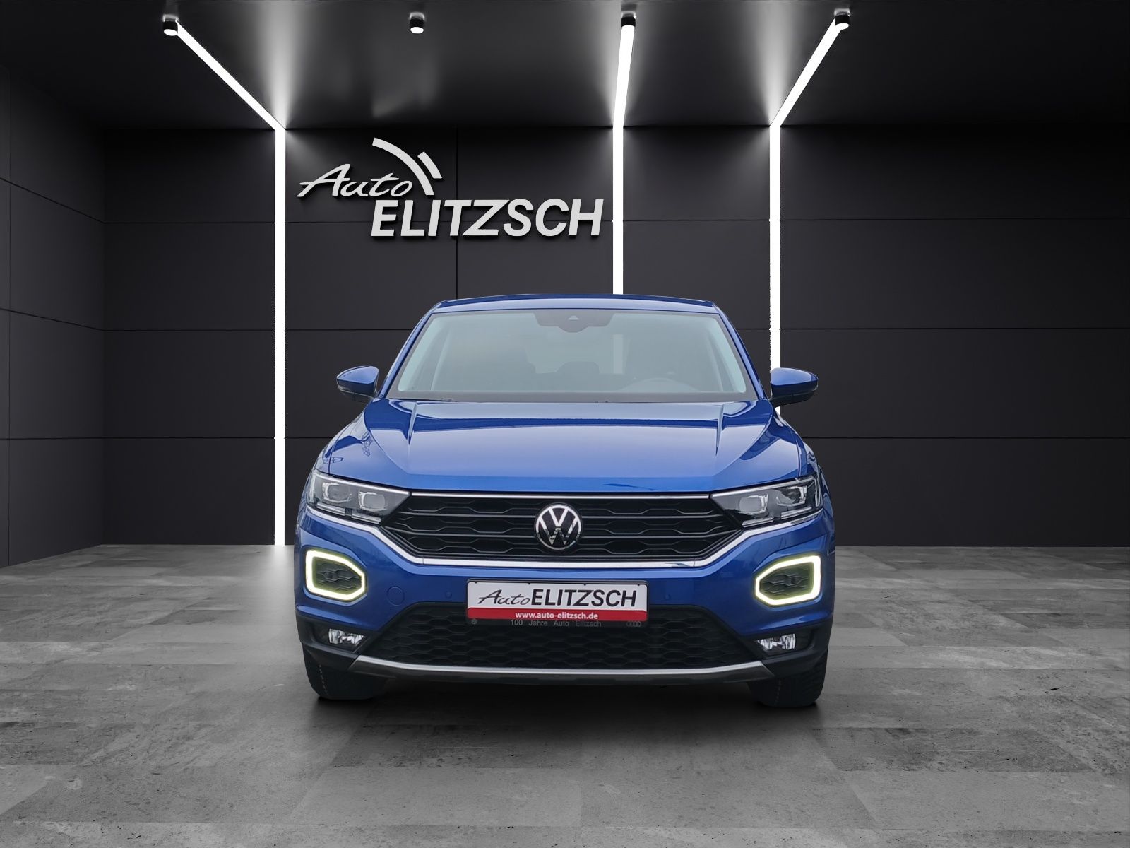 Fahrzeugabbildung Volkswagen T-Roc TSI Style LED AHK Navi ACC RFK SHZ