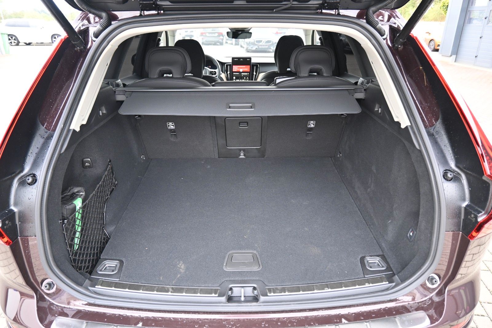 Fahrzeugabbildung Volvo XC60 B5 AWD Plus Dark*FSHZG*360°*ACC*AHK