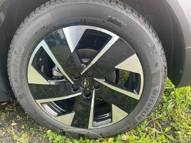Fahrzeugabbildung Opel Grandland GS MHEV AT+Navi+AHK+Head-Up+Sitzheizun