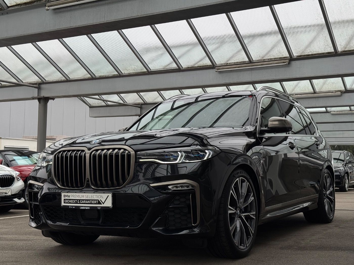 Fahrzeugabbildung BMW X7 M50i SkyLounge/IntAL/LASER 2 JAHRE GARANTIE