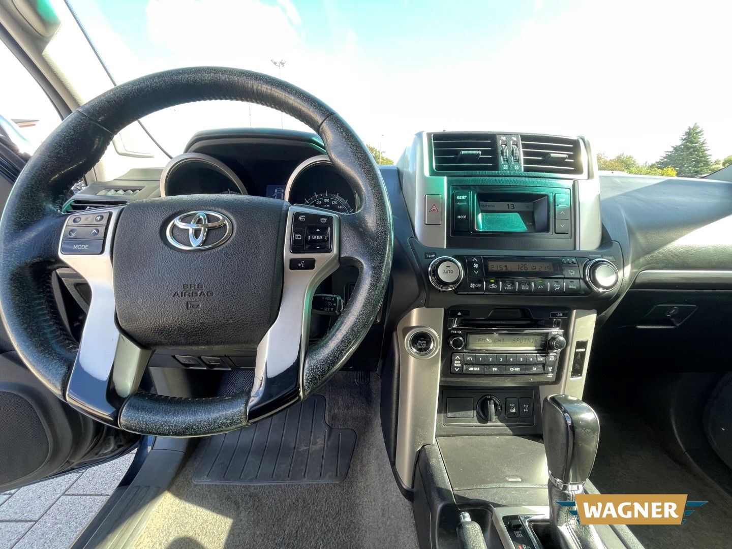 Fahrzeugabbildung Toyota Land Cruiser Life 3.0 D-4D Automatik Sitzheizung