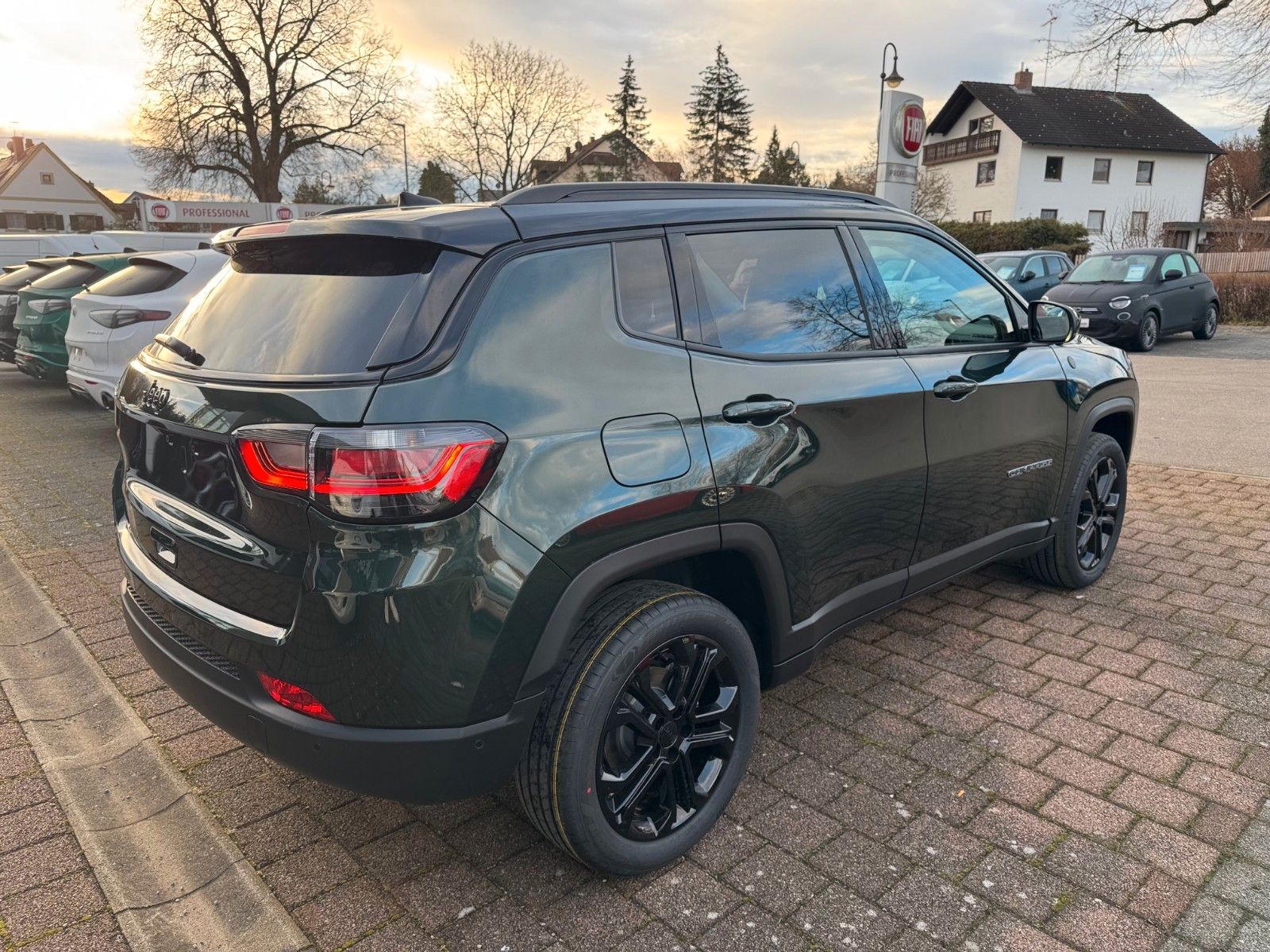 Fahrzeugabbildung Jeep Compass North Star GLASDACH 360° SITZHZG KAMERA