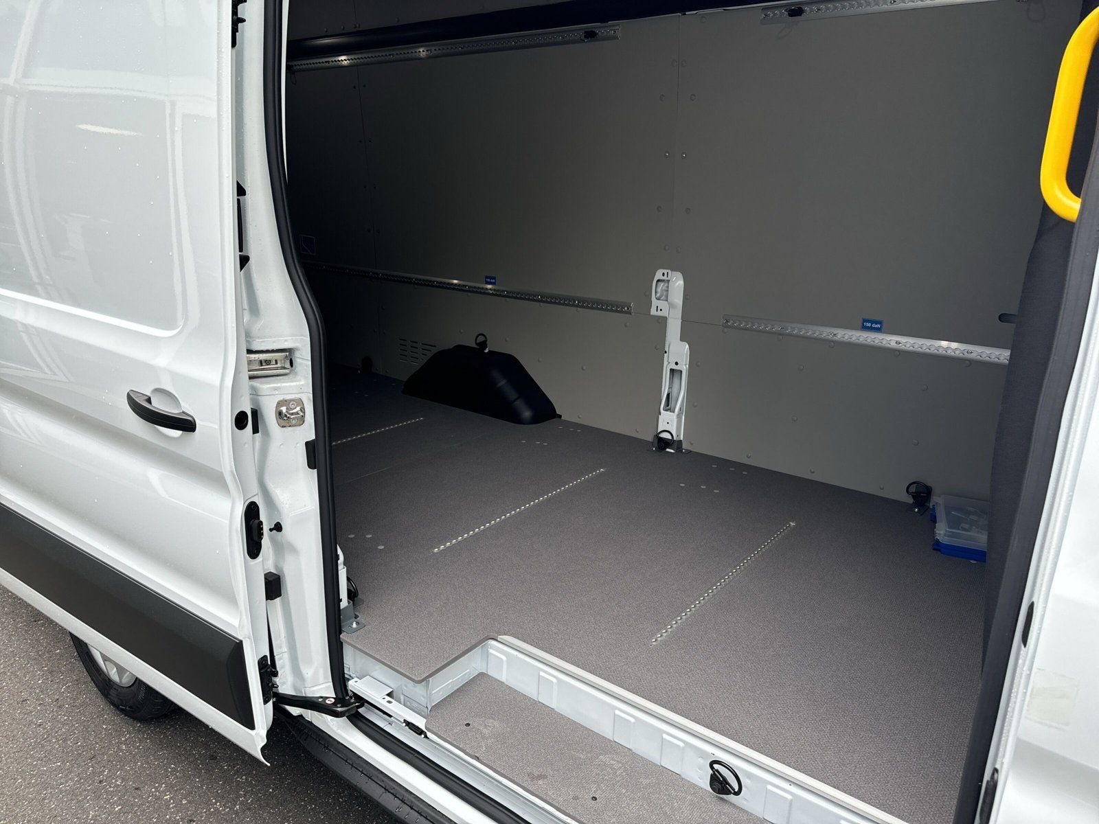 Fahrzeugabbildung Ford Transit 350 L4 Trend