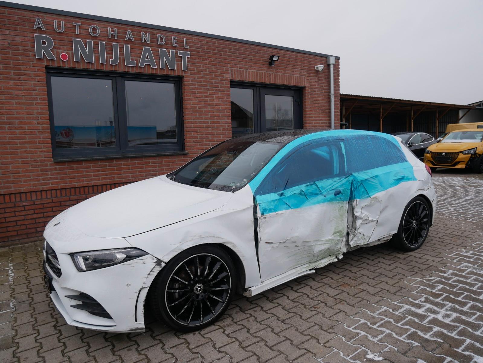 Mercedes-Benz A 180 d AMG Led Pano