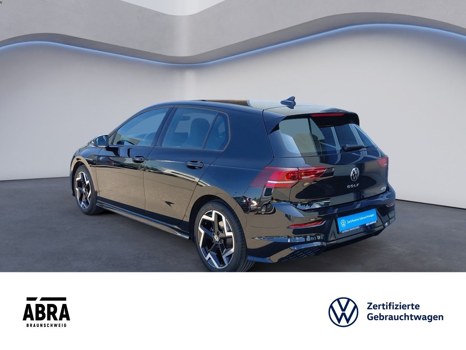 Volkswagen Golf VIII 1.5 eTSI R-Line DSG LED NAV ACC CAM DA foto 4