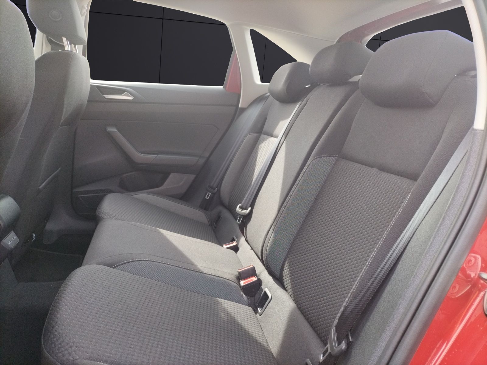 Fahrzeugabbildung Volkswagen Taigo TSI Life DSG LED Navi AID PDC SH LM