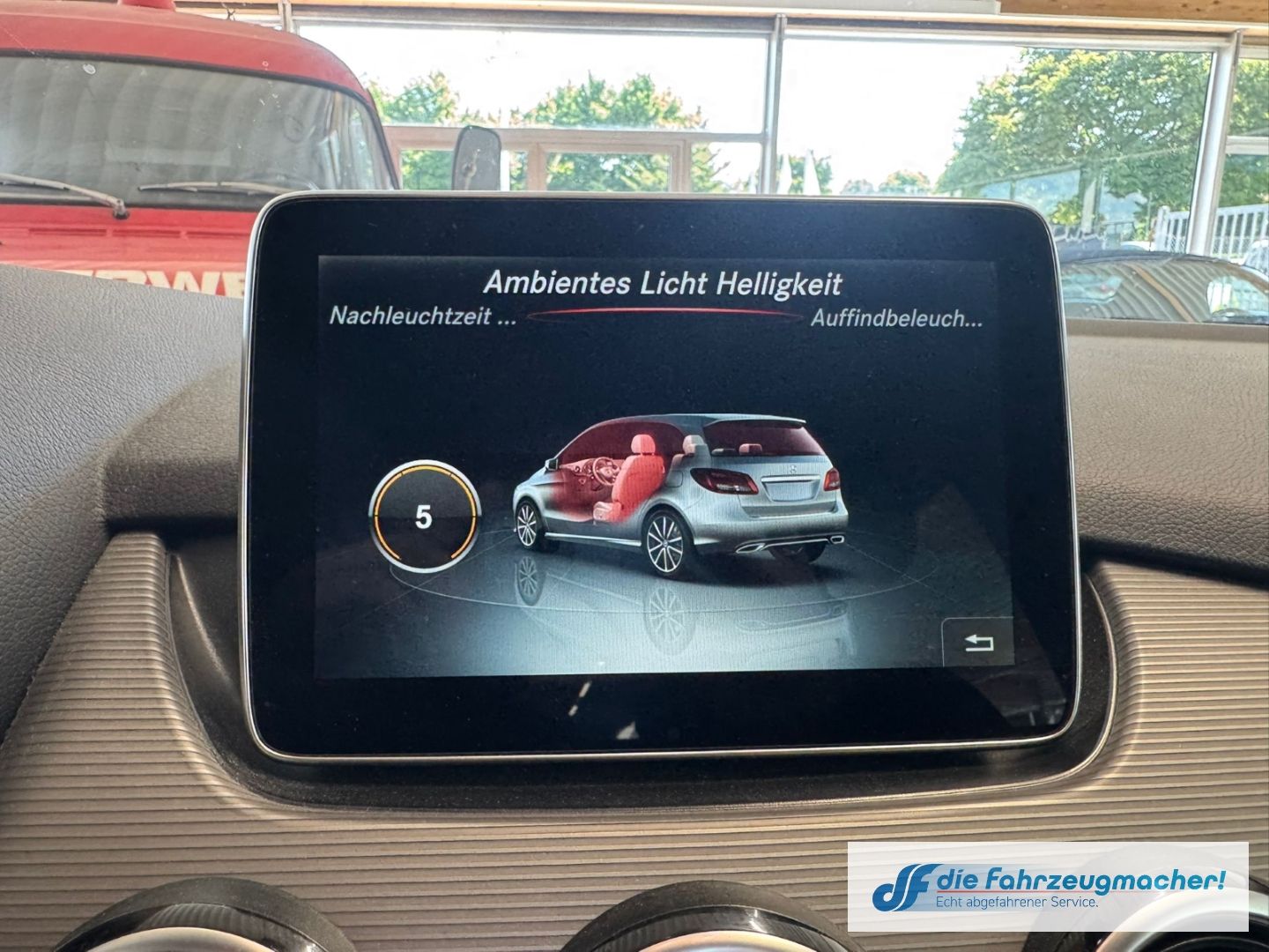 Fahrzeugabbildung Mercedes-Benz B 180 AHK-klappbar Navi LED SHZ Parklenkass. Rüc